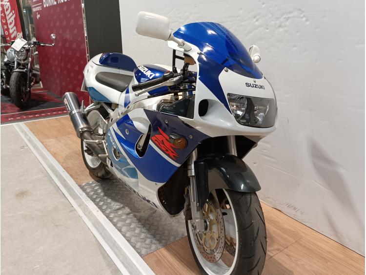 SUZUKI GSX-R 750