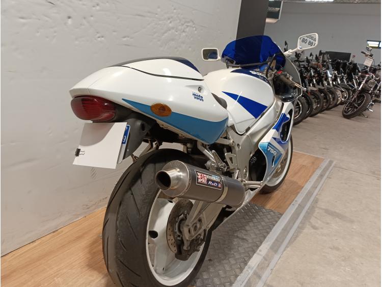 SUZUKI GSX-R 750