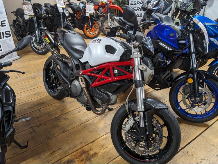 DUCATI MONSTER 796