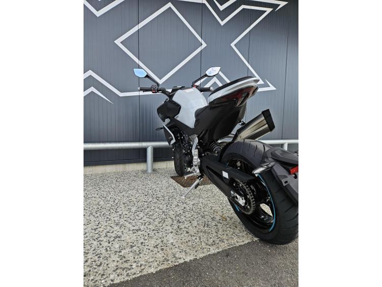 CF MOTO 800NK advanced Dispo Gris ou Noir 