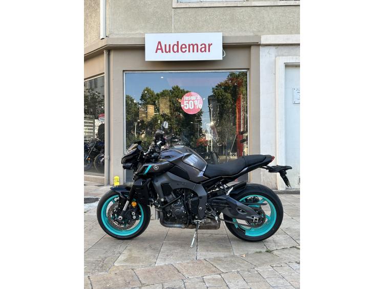 YAMAHA MT-10