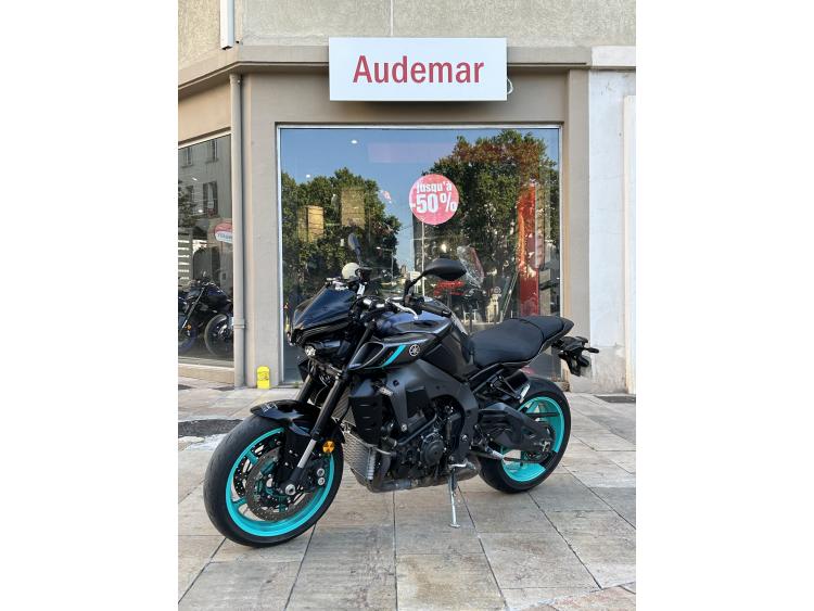 YAMAHA MT-10
