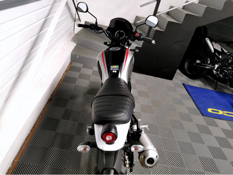 YAMAHA XSR 125 Legacy XSR125 - 1ère main