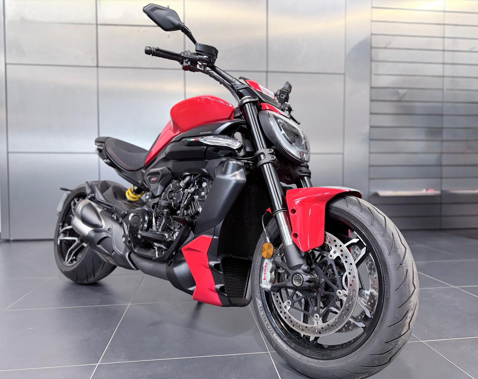 DUCATI X DIAVEL V4