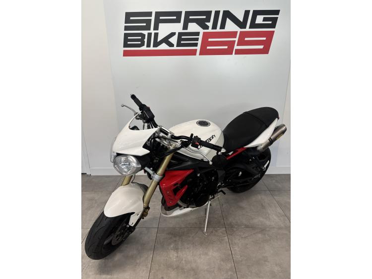 TRIUMPH STREET TRIPLE 675