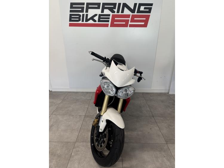 TRIUMPH STREET TRIPLE 675