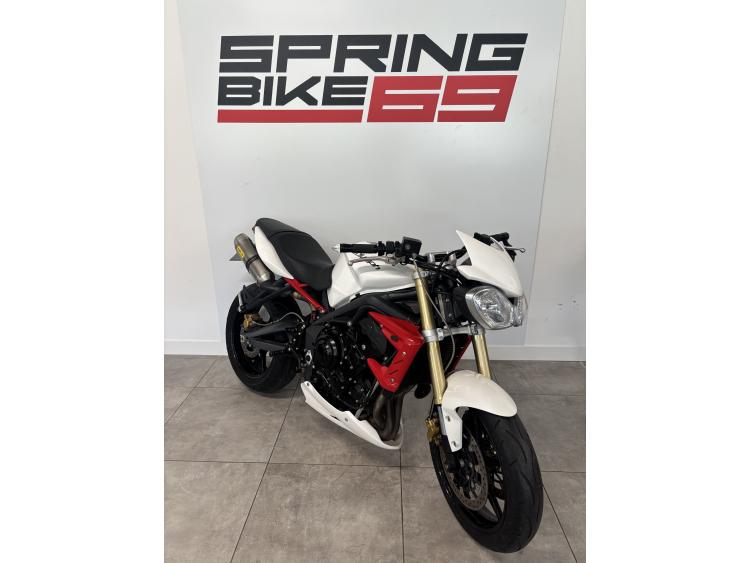TRIUMPH STREET TRIPLE 675
