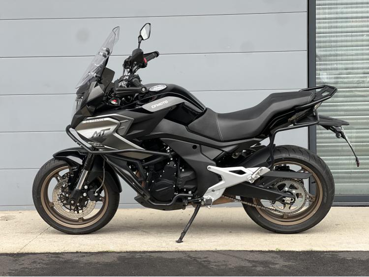 CF MOTO MT 700