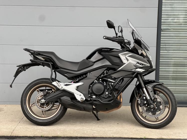 CF MOTO MT 700