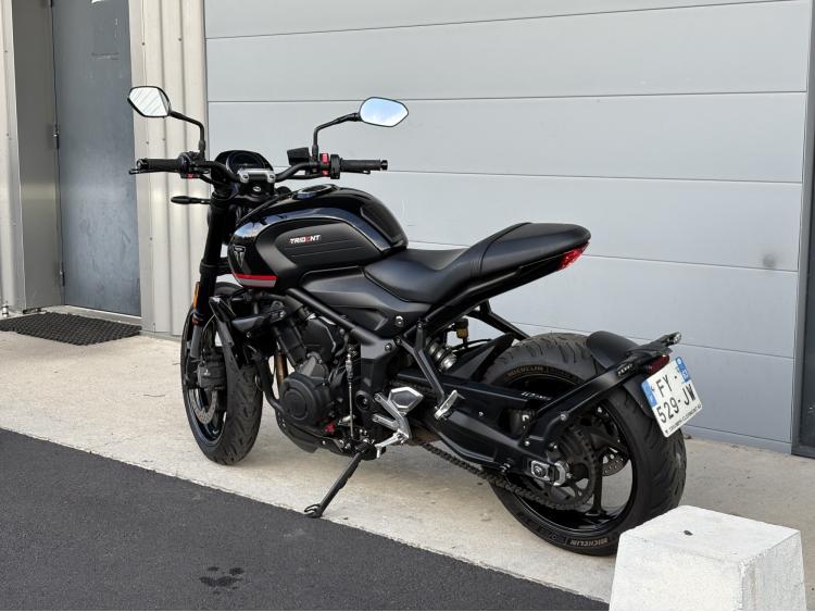 TRIUMPH TRIDENT 660