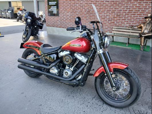 HARLEY-DAVIDSON SOFTAIL SLIM 1745