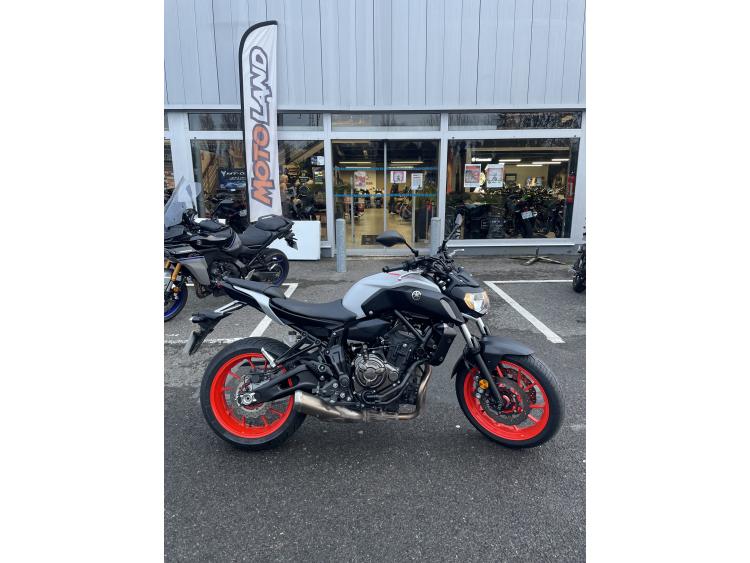 YAMAHA MT-07
