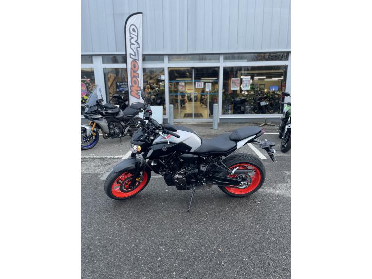 YAMAHA MT-07