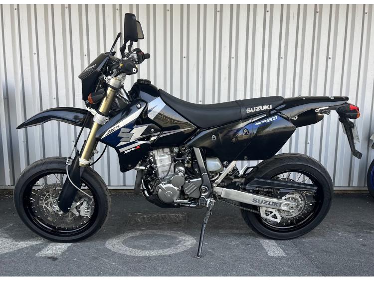 SUZUKI DR-Z 400