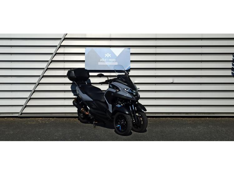 YAMAHA TRICITY 300