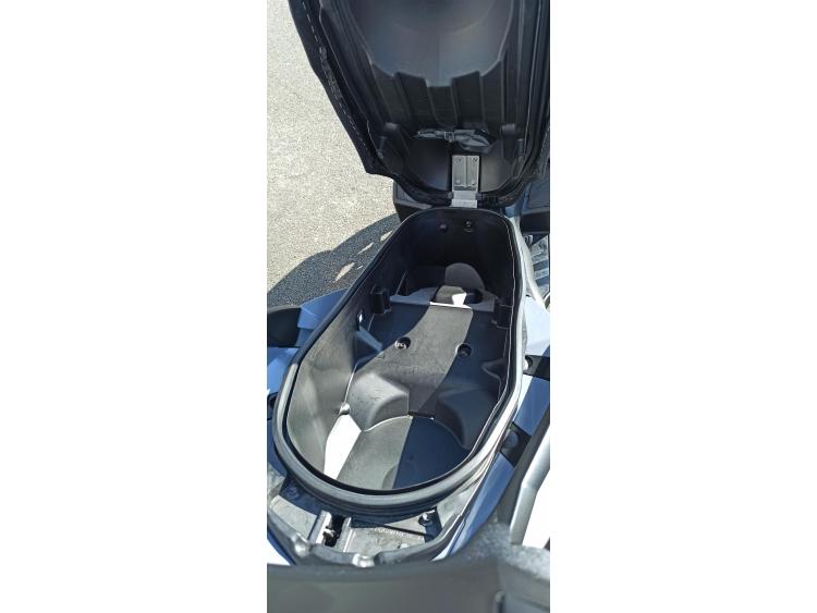 YAMAHA TRICITY 300