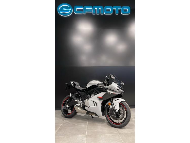 CF MOTO SR 675 R