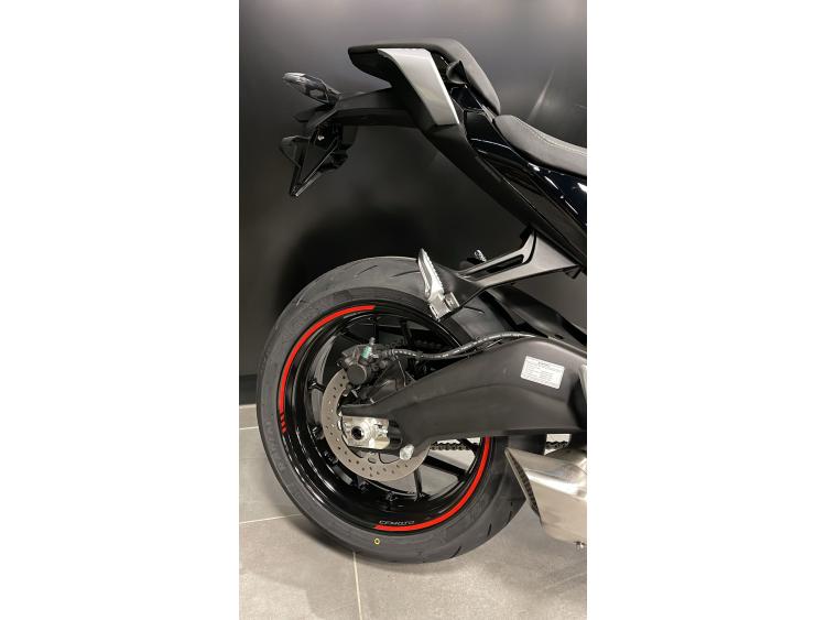 CF MOTO SR 675 R
