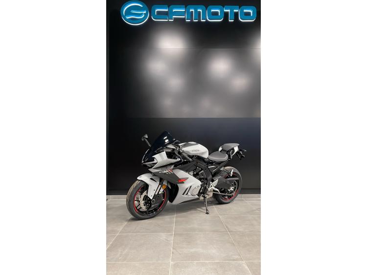 CF MOTO SR 675 R
