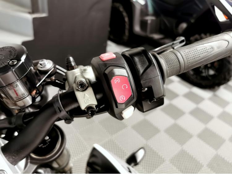 TRIUMPH STREET TRIPLE 765 RS