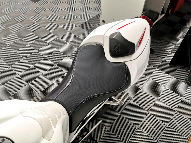 TRIUMPH STREET TRIPLE 765 RS