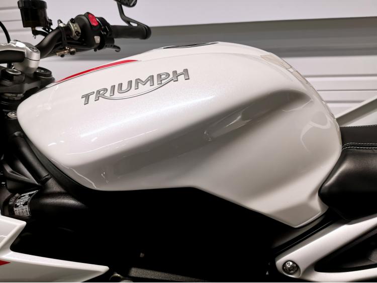 TRIUMPH STREET TRIPLE 765 RS