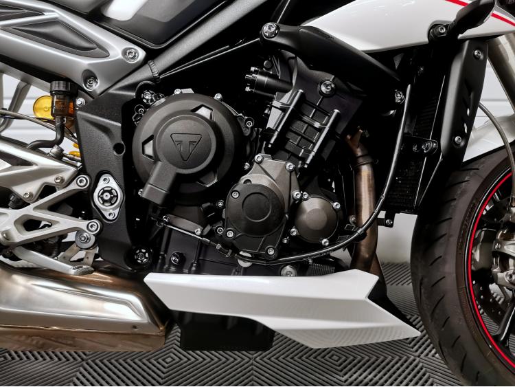 TRIUMPH STREET TRIPLE 765 RS