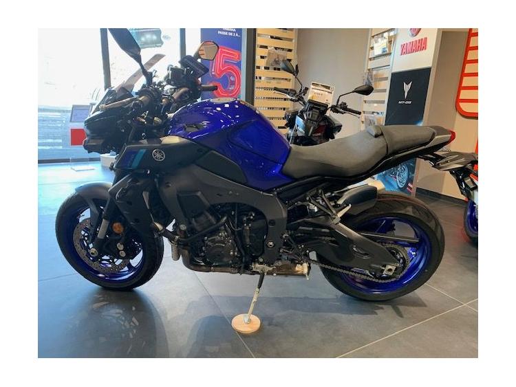 YAMAHA MT-10