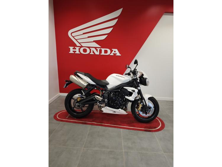 TRIUMPH STREET TRIPLE 675 R