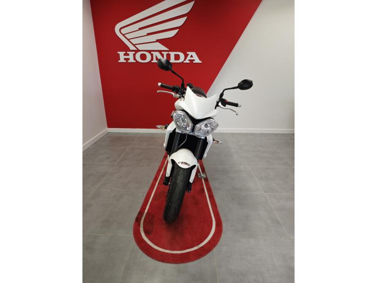 TRIUMPH STREET TRIPLE 675 R