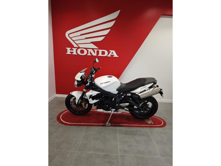TRIUMPH STREET TRIPLE 675 R