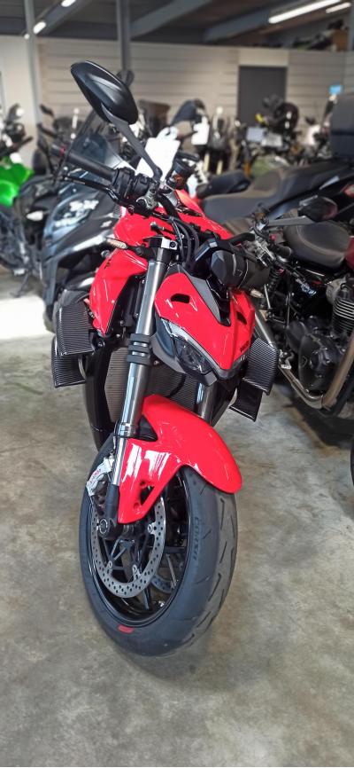 DUCATI Streetfighter V4