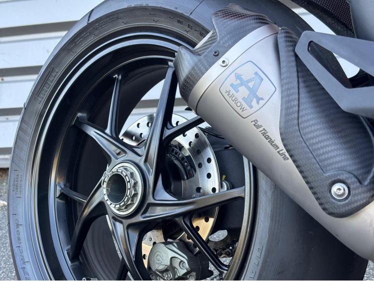 DUCATI STREETFIGHTER V4