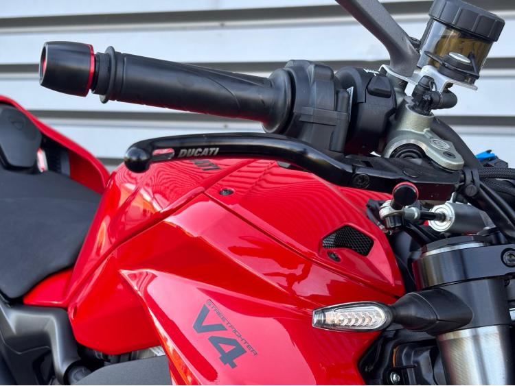 DUCATI STREETFIGHTER V4