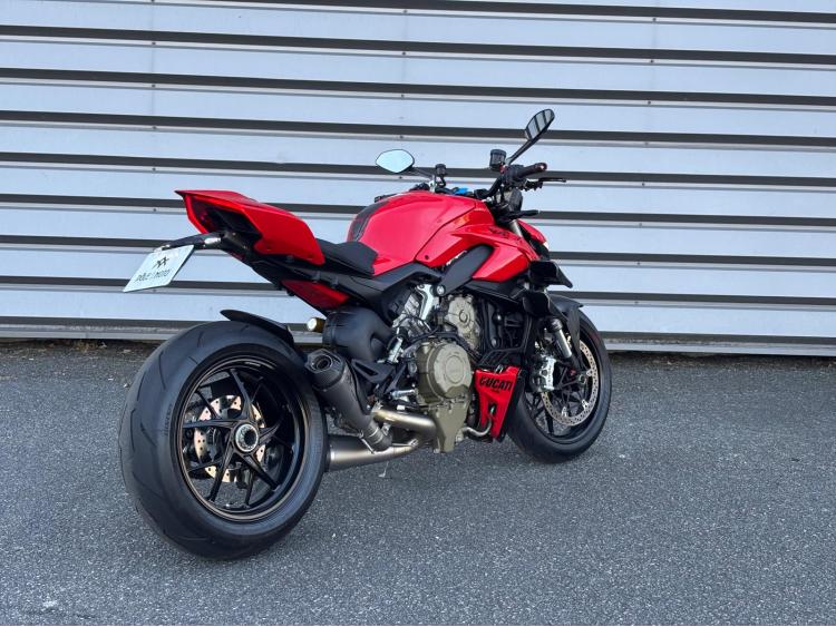DUCATI STREETFIGHTER V4