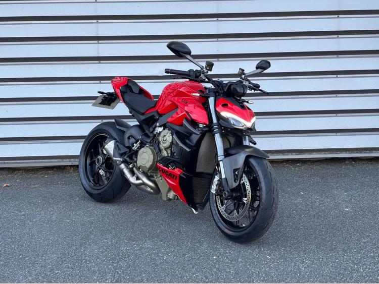 DUCATI STREETFIGHTER V4