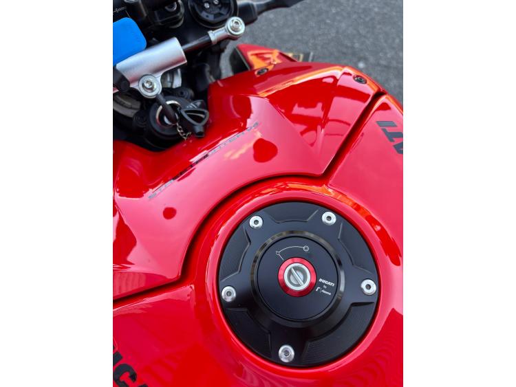 DUCATI STREETFIGHTER V4