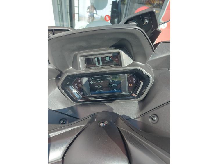 YAMAHA XMAX 300 Tech Max