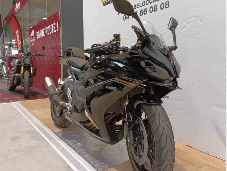 QJ MOTOR SRK 800RR