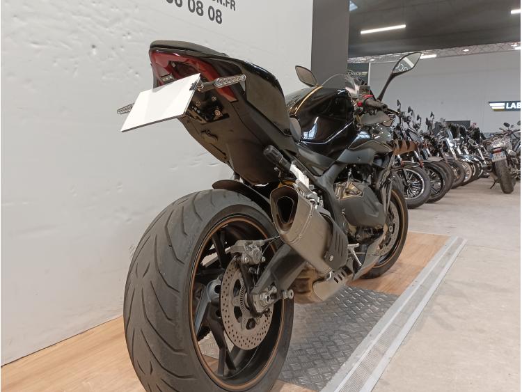 QJ MOTOR SRK 800RR