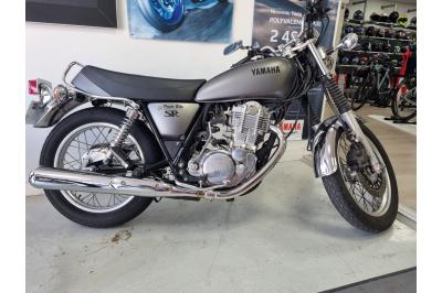 YAMAHA SR 400