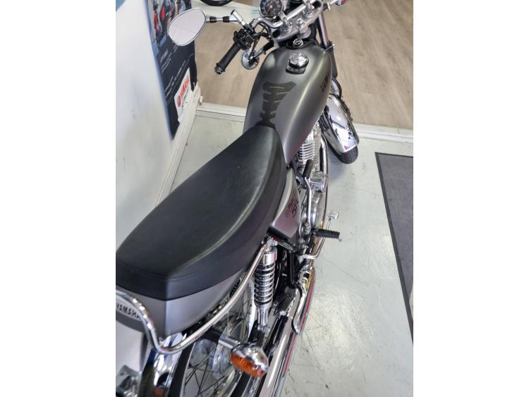 YAMAHA SR 400