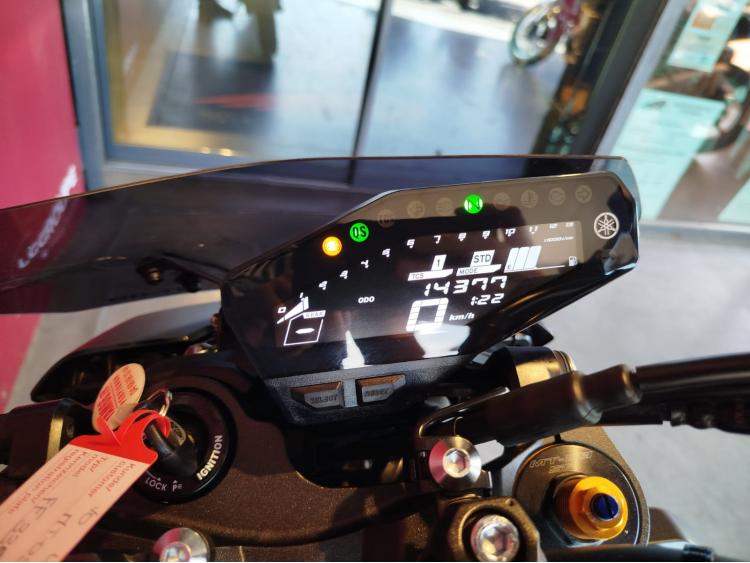 YAMAHA MT-09 SP + EQUIPEMENTS