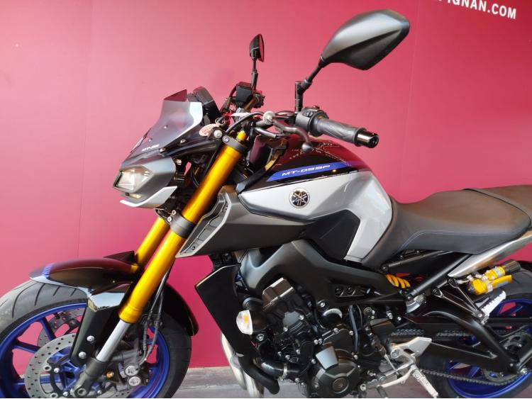YAMAHA MT-09 SP + EQUIPEMENTS