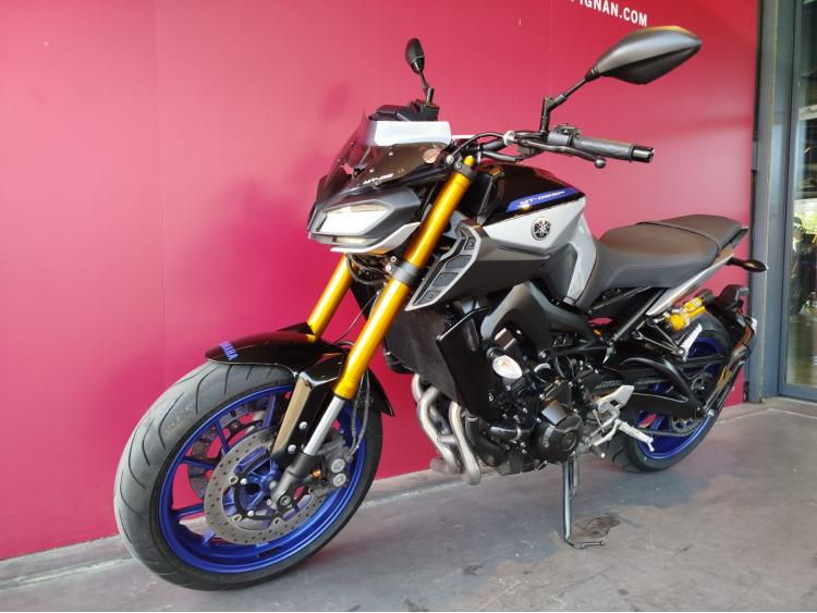 YAMAHA MT-09 SP + EQUIPEMENTS