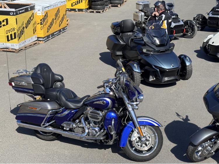 HARLEY-DAVIDSON TOURING ELECTRA GLIDE 1800 ULTRA LIMITED CVO