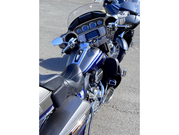 HARLEY-DAVIDSON TOURING ELECTRA GLIDE 1800 ULTRA LIMITED CVO