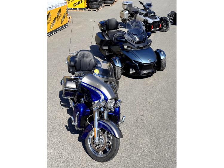 HARLEY-DAVIDSON TOURING ELECTRA GLIDE 1800 ULTRA LIMITED CVO