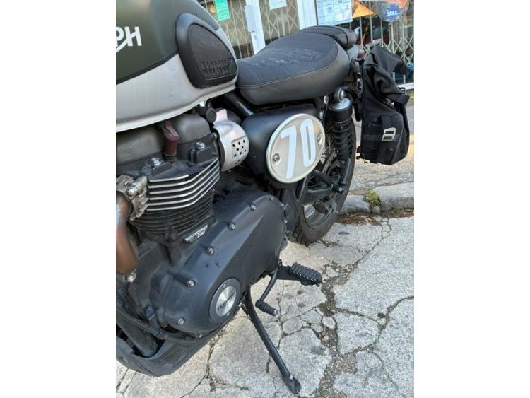 TRIUMPH STREET SCRAMBLER  900