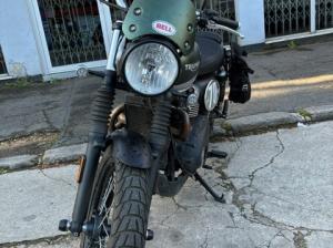 TRIUMPH STREET SCRAMBLER  900